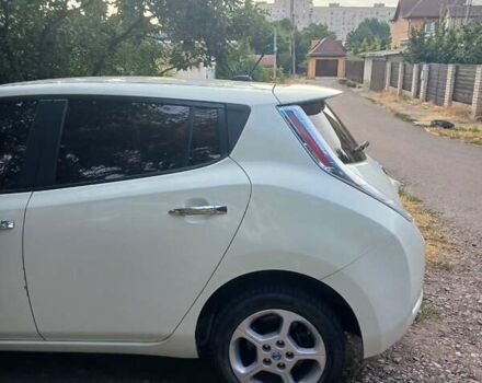 Белый Ниссан Лиф, объемом двигателя 0 л и пробегом 110 тыс. км за 6500 $, фото 3 на Automoto.ua