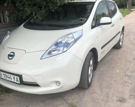 Белый Ниссан Лиф, объемом двигателя 0 л и пробегом 133 тыс. км за 7500 $, фото 1 на Automoto.ua