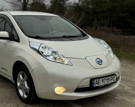 Белый Ниссан Лиф, объемом двигателя 0 л и пробегом 170 тыс. км за 3650 $, фото 2 на Automoto.ua