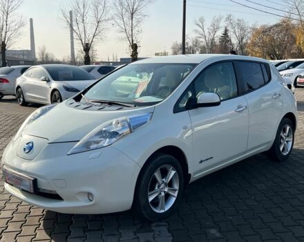 Белый Ниссан Лиф, объемом двигателя 0 л и пробегом 104 тыс. км за 6400 $, фото 2 на Automoto.ua