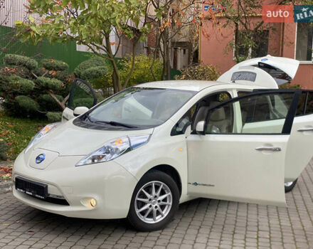 Білий Ніссан Ліф, об'ємом двигуна 0 л та пробігом 81 тис. км за 4600 $, фото 2 на Automoto.ua