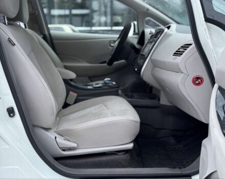 Белый Ниссан Лиф, объемом двигателя 0 л и пробегом 93 тыс. км за 3990 $, фото 8 на Automoto.ua