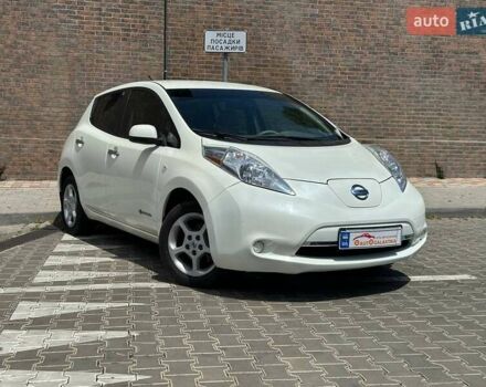 Белый Ниссан Лиф, объемом двигателя 0 л и пробегом 91 тыс. км за 4999 $, фото 7 на Automoto.ua