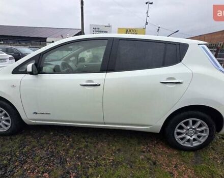 Белый Ниссан Лиф, объемом двигателя 0 л и пробегом 125 тыс. км за 5200 $, фото 7 на Automoto.ua