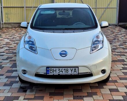 Белый Ниссан Лиф, объемом двигателя 0 л и пробегом 170 тыс. км за 5500 $, фото 6 на Automoto.ua