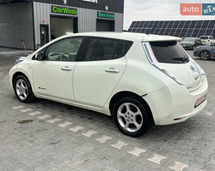 Білий Ніссан Ліф, об'ємом двигуна 0 л та пробігом 152 тис. км за 4450 $, фото 3 на Automoto.ua