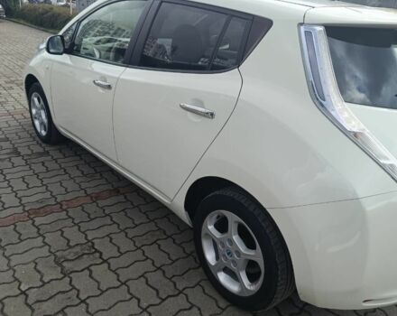 Белый Ниссан Лиф, объемом двигателя 0 л и пробегом 142 тыс. км за 4600 $, фото 2 на Automoto.ua