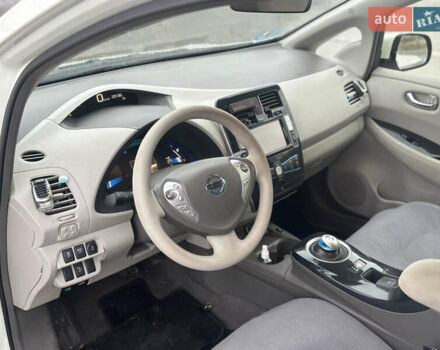 Білий Ніссан Ліф, об'ємом двигуна 0 л та пробігом 152 тис. км за 4450 $, фото 12 на Automoto.ua