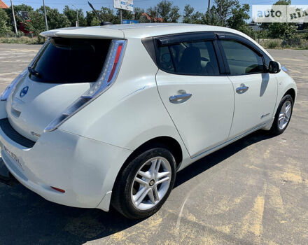 Белый Ниссан Лиф, объемом двигателя 0 л и пробегом 158 тыс. км за 6700 $, фото 17 на Automoto.ua