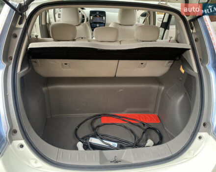 Білий Ніссан Ліф, об'ємом двигуна 0 л та пробігом 81 тис. км за 4600 $, фото 16 на Automoto.ua