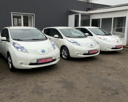 Белый Ниссан Лиф, объемом двигателя 0 л и пробегом 105 тыс. км за 4900 $, фото 7 на Automoto.ua