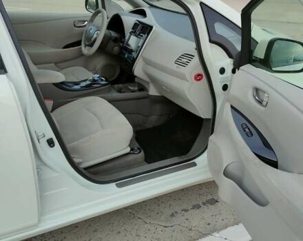 Білий Ніссан Ліф, об'ємом двигуна 0 л та пробігом 93 тис. км за 5800 $, фото 13 на Automoto.ua
