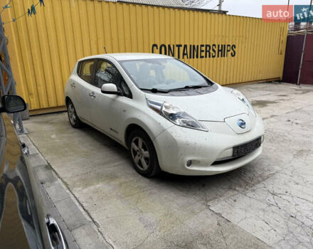 Белый Ниссан Лиф, объемом двигателя 0 л и пробегом 124 тыс. км за 4990 $, фото 4 на Automoto.ua