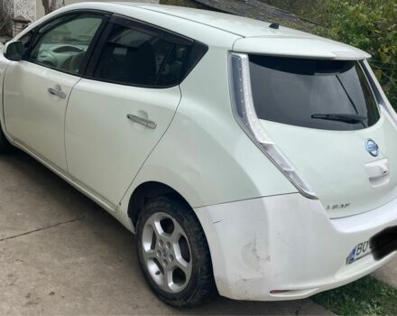 Белый Ниссан Лиф, объемом двигателя 0 л и пробегом 300 тыс. км за 4950 $, фото 3 на Automoto.ua