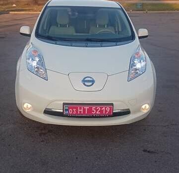 Білий Ніссан Ліф, об'ємом двигуна 0 л та пробігом 111 тис. км за 5300 $, фото 6 на Automoto.ua