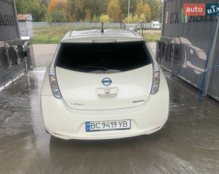 Білий Ніссан Ліф, об'ємом двигуна 0 л та пробігом 125 тис. км за 5200 $, фото 7 на Automoto.ua