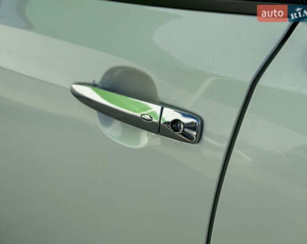 Белый Ниссан Лиф, объемом двигателя 0 л и пробегом 95 тыс. км за 5300 $, фото 32 на Automoto.ua