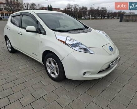 Белый Ниссан Лиф, объемом двигателя 0 л и пробегом 98 тыс. км за 5999 $, фото 6 на Automoto.ua