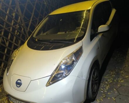 Белый Ниссан Лиф, объемом двигателя 0 л и пробегом 150 тыс. км за 3800 $, фото 1 на Automoto.ua