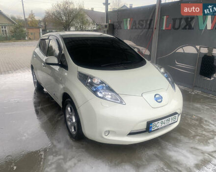 Білий Ніссан Ліф, об'ємом двигуна 0 л та пробігом 125 тис. км за 5200 $, фото 3 на Automoto.ua