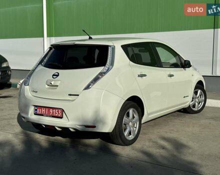 Белый Ниссан Лиф, объемом двигателя 0 л и пробегом 95 тыс. км за 5300 $, фото 19 на Automoto.ua
