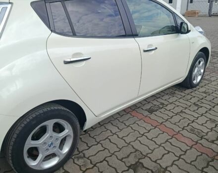 Белый Ниссан Лиф, объемом двигателя 0 л и пробегом 142 тыс. км за 4600 $, фото 3 на Automoto.ua