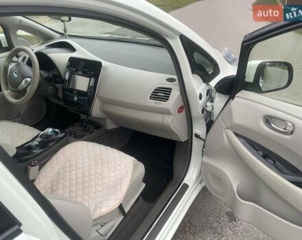 Білий Ніссан Ліф, об'ємом двигуна 0 л та пробігом 155 тис. км за 5800 $, фото 7 на Automoto.ua