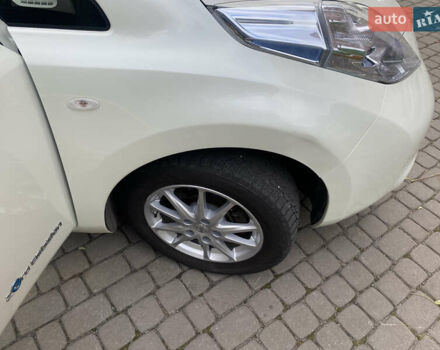 Білий Ніссан Ліф, об'ємом двигуна 0 л та пробігом 81 тис. км за 4600 $, фото 24 на Automoto.ua