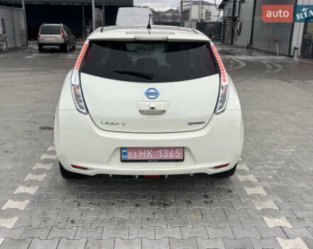 Білий Ніссан Ліф, об'ємом двигуна 0 л та пробігом 152 тис. км за 4450 $, фото 4 на Automoto.ua
