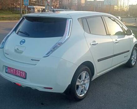 Білий Ніссан Ліф, об'ємом двигуна 0 л та пробігом 111 тис. км за 5300 $, фото 4 на Automoto.ua