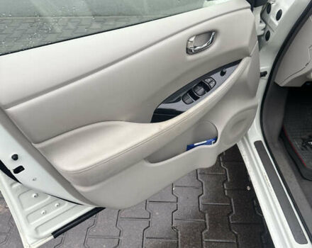 Белый Ниссан Лиф, объемом двигателя 0 л и пробегом 68 тыс. км за 4000 $, фото 9 на Automoto.ua