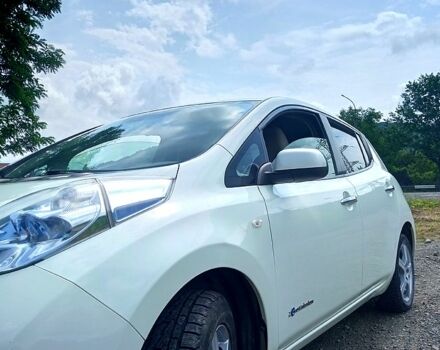 Белый Ниссан Лиф, объемом двигателя 0 л и пробегом 144 тыс. км за 5500 $, фото 5 на Automoto.ua