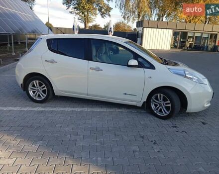 Білий Ніссан Ліф, об'ємом двигуна 0 л та пробігом 196 тис. км за 4350 $, фото 5 на Automoto.ua