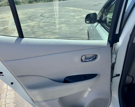 Белый Ниссан Лиф, объемом двигателя 0 л и пробегом 158 тыс. км за 6700 $, фото 12 на Automoto.ua