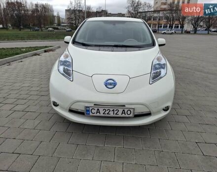 Белый Ниссан Лиф, объемом двигателя 0 л и пробегом 98 тыс. км за 5999 $, фото 8 на Automoto.ua