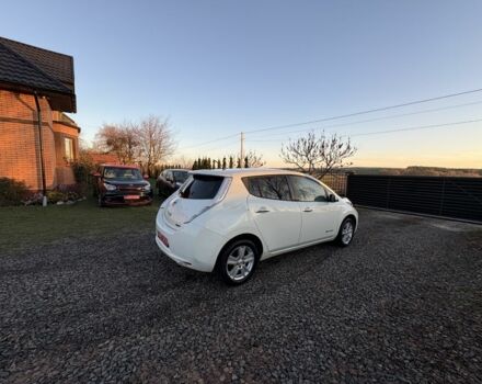 Белый Ниссан Лиф, объемом двигателя 0 л и пробегом 124 тыс. км за 4000 $, фото 2 на Automoto.ua