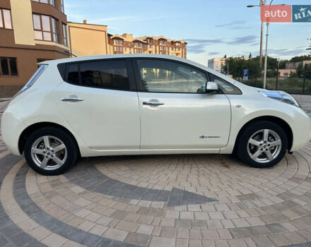 Білий Ніссан Ліф, об'ємом двигуна 0 л та пробігом 101 тис. км за 6000 $, фото 6 на Automoto.ua