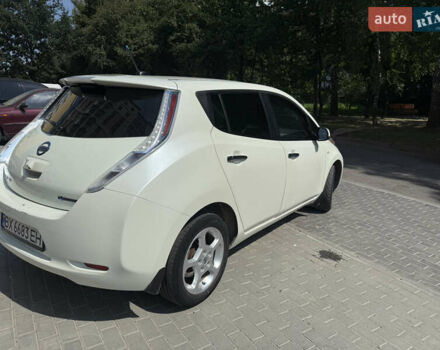 Белый Ниссан Лиф, объемом двигателя 0 л и пробегом 132 тыс. км за 5999 $, фото 3 на Automoto.ua