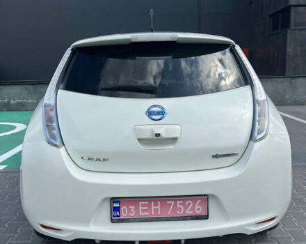 Белый Ниссан Лиф, объемом двигателя 0 л и пробегом 102 тыс. км за 5400 $, фото 3 на Automoto.ua