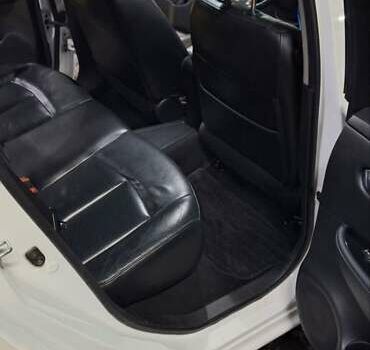 Білий Ніссан Ліф, об'ємом двигуна 0 л та пробігом 217 тис. км за 10500 $, фото 36 на Automoto.ua