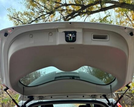 Белый Ниссан Лиф, объемом двигателя 0 л и пробегом 106 тыс. км за 8800 $, фото 8 на Automoto.ua