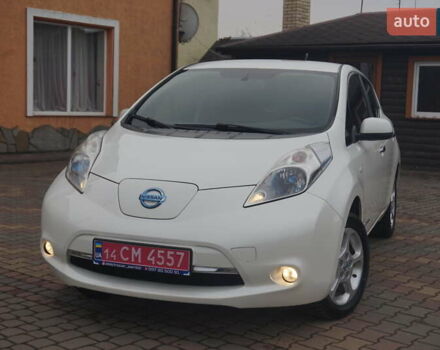 Білий Ніссан Ліф, об'ємом двигуна 0 л та пробігом 138 тис. км за 5888 $, фото 2 на Automoto.ua