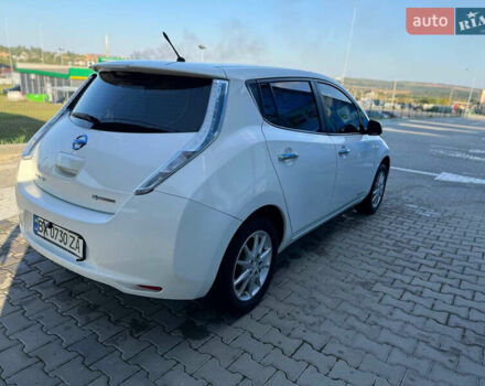 Белый Ниссан Лиф, объемом двигателя 0 л и пробегом 240 тыс. км за 5500 $, фото 4 на Automoto.ua