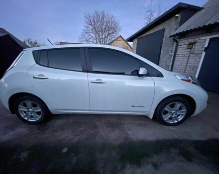 Белый Ниссан Лиф, объемом двигателя 0 л и пробегом 116 тыс. км за 5000 $, фото 12 на Automoto.ua