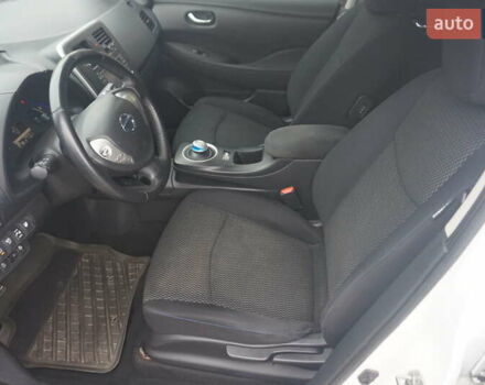 Білий Ніссан Ліф, об'ємом двигуна 0 л та пробігом 138 тис. км за 5888 $, фото 28 на Automoto.ua