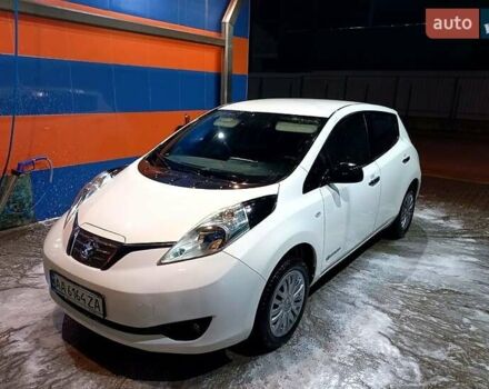 Белый Ниссан Лиф, объемом двигателя 0 л и пробегом 213 тыс. км за 5500 $, фото 3 на Automoto.ua