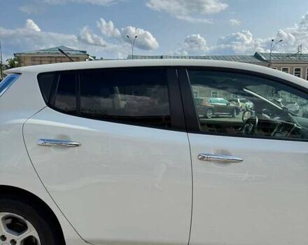 Белый Ниссан Лиф, объемом двигателя 0 л и пробегом 119 тыс. км за 5900 $, фото 6 на Automoto.ua