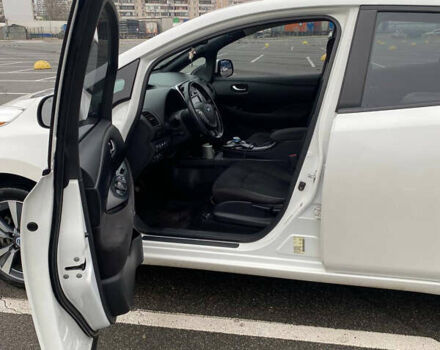 Белый Ниссан Лиф, объемом двигателя 0 л и пробегом 90 тыс. км за 6700 $, фото 7 на Automoto.ua