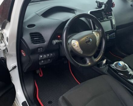 Белый Ниссан Лиф, объемом двигателя 0 л и пробегом 81 тыс. км за 6900 $, фото 3 на Automoto.ua