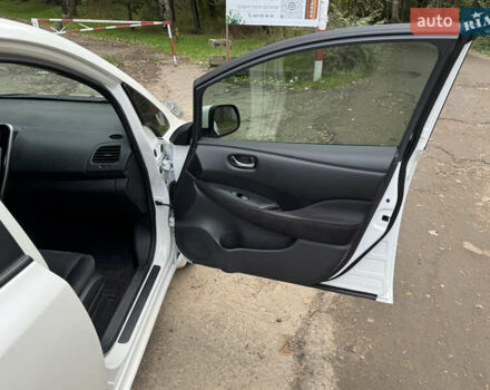 Белый Ниссан Лиф, объемом двигателя 0 л и пробегом 143 тыс. км за 5700 $, фото 14 на Automoto.ua